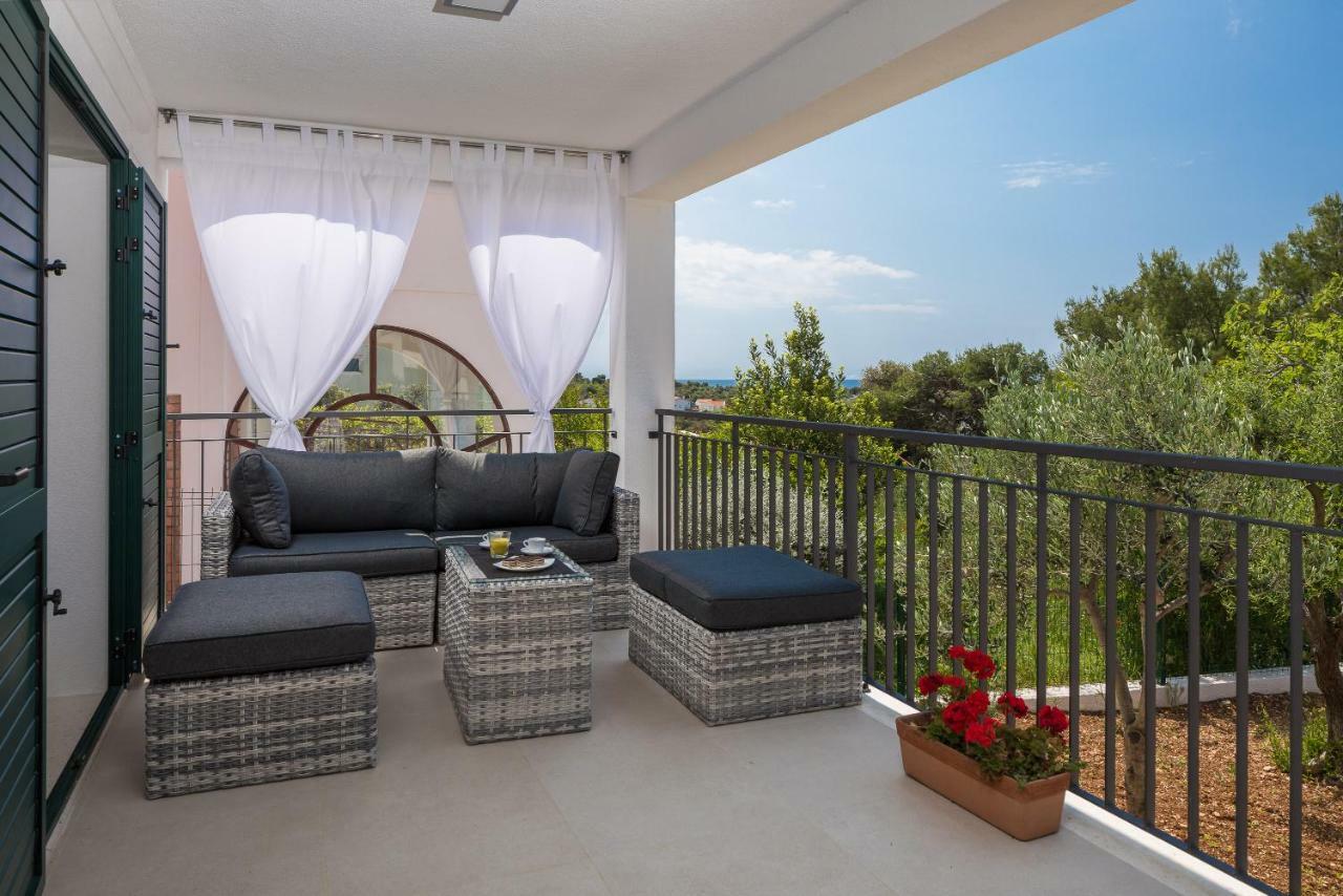 Villa Basic Севид Екстериор снимка