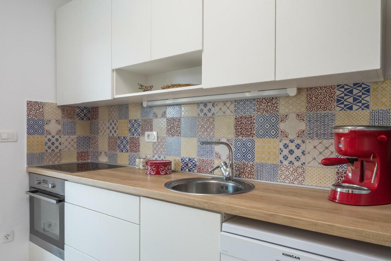 Villa Basic Севид Екстериор снимка