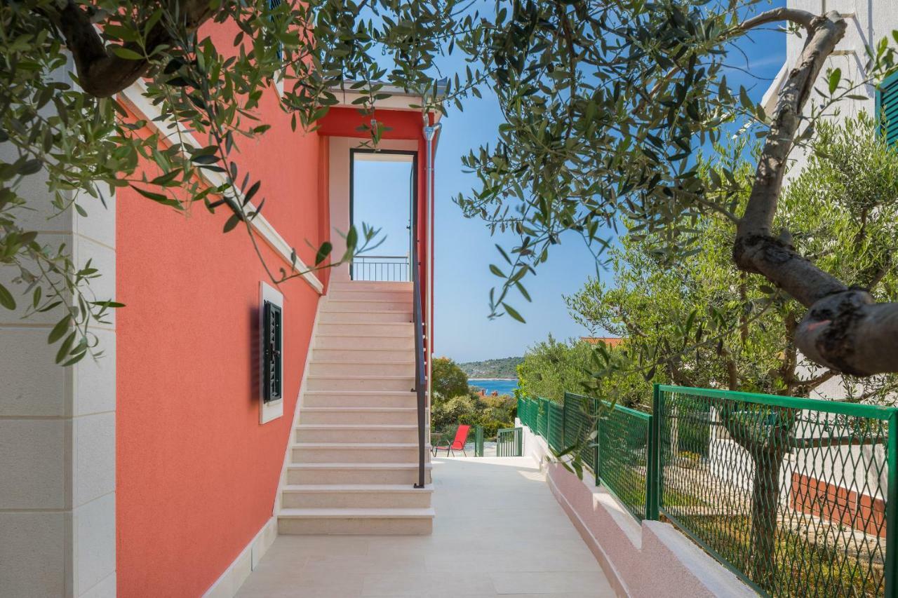 Villa Basic Севид Екстериор снимка