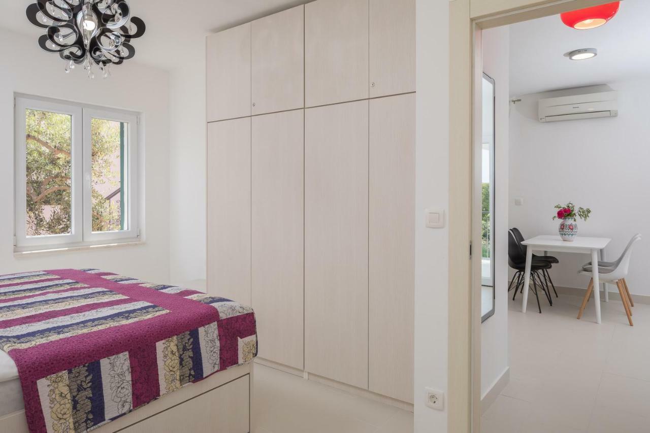 Villa Basic Севид Екстериор снимка