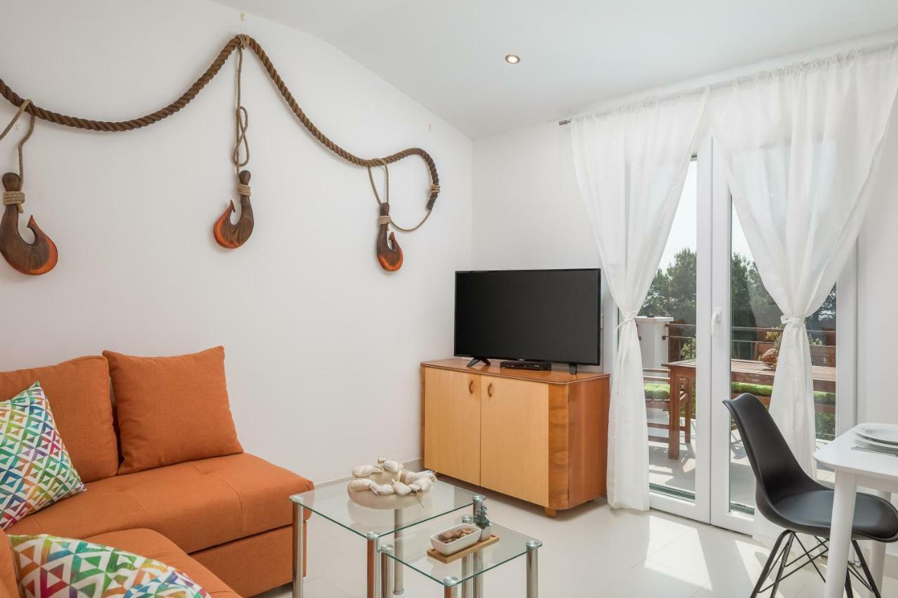 Villa Basic Севид Екстериор снимка